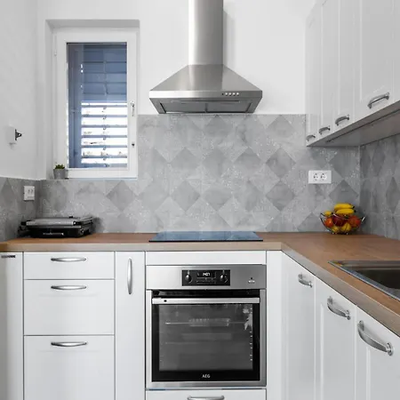 Prachtig Met 3 Slaapkamers In Murter