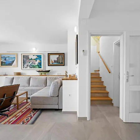 3 Bedroom Lovely In * Murter