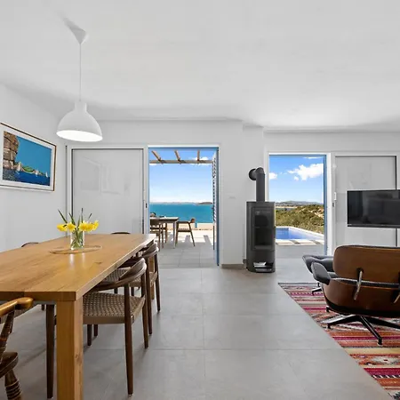 3 Bedroom Lovely In Murter