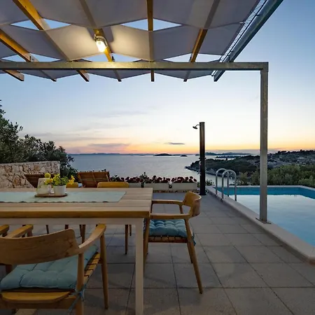 3 Bedroom Lovely In *