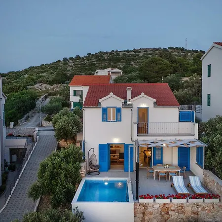 3 Bedroom Lovely In