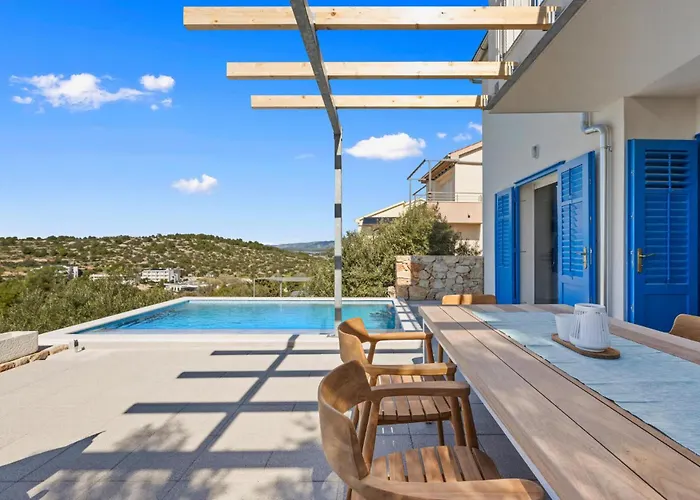 3 Bedroom Lovely In *