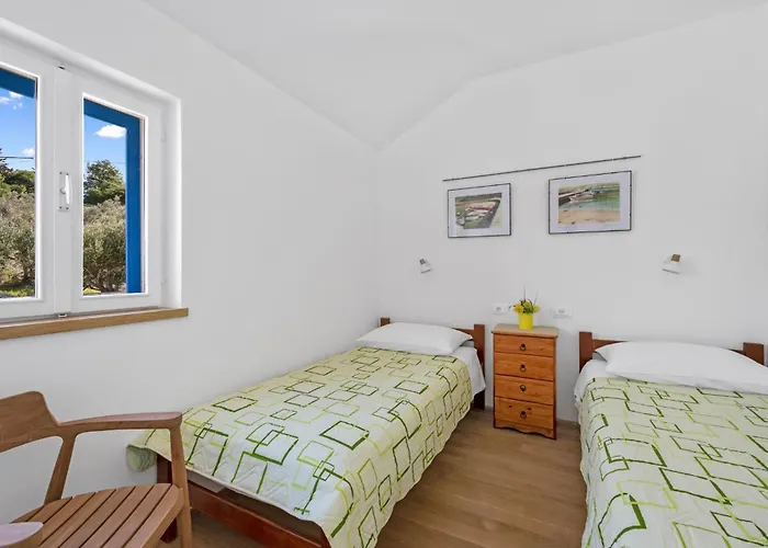 3 Bedroom Lovely In *