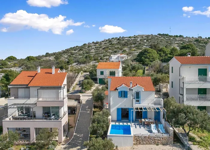 3 Bedroom Lovely In * 무르테르