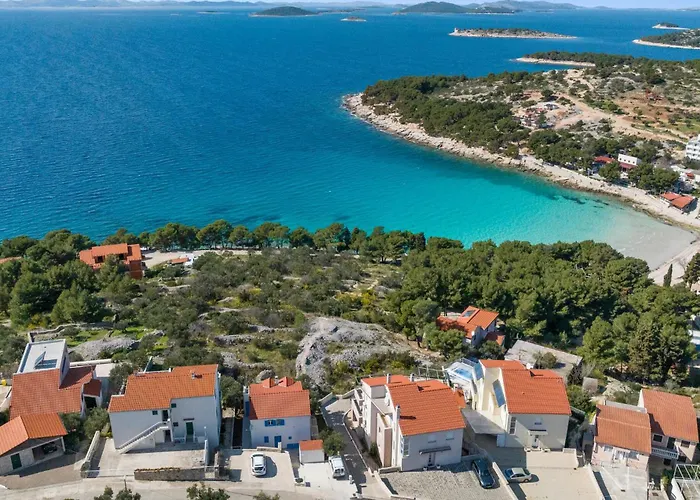 Tatil Evi 3 Bedroom Lovely In Murter