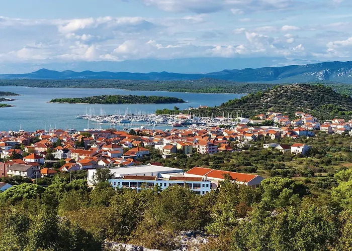 Vikendica 3 Bedroom Lovely In