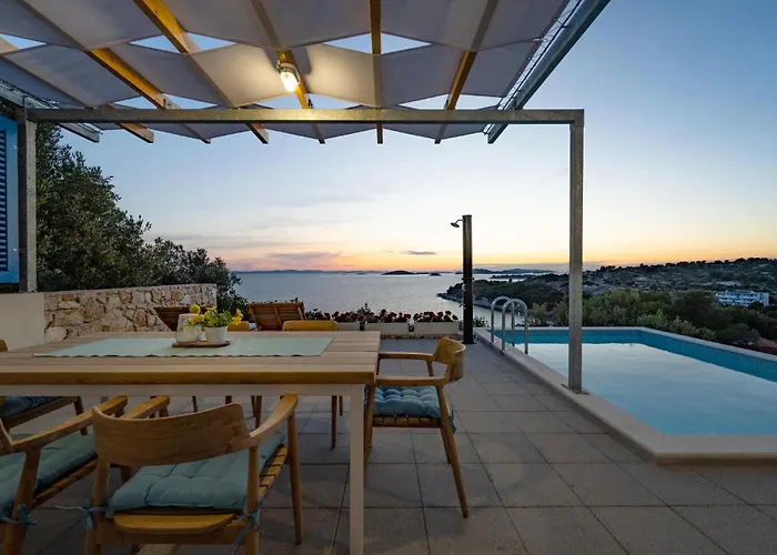 3 Bedroom Lovely In *