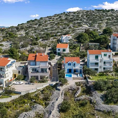 3 Bedroom Lovely In Prázdninový dům *